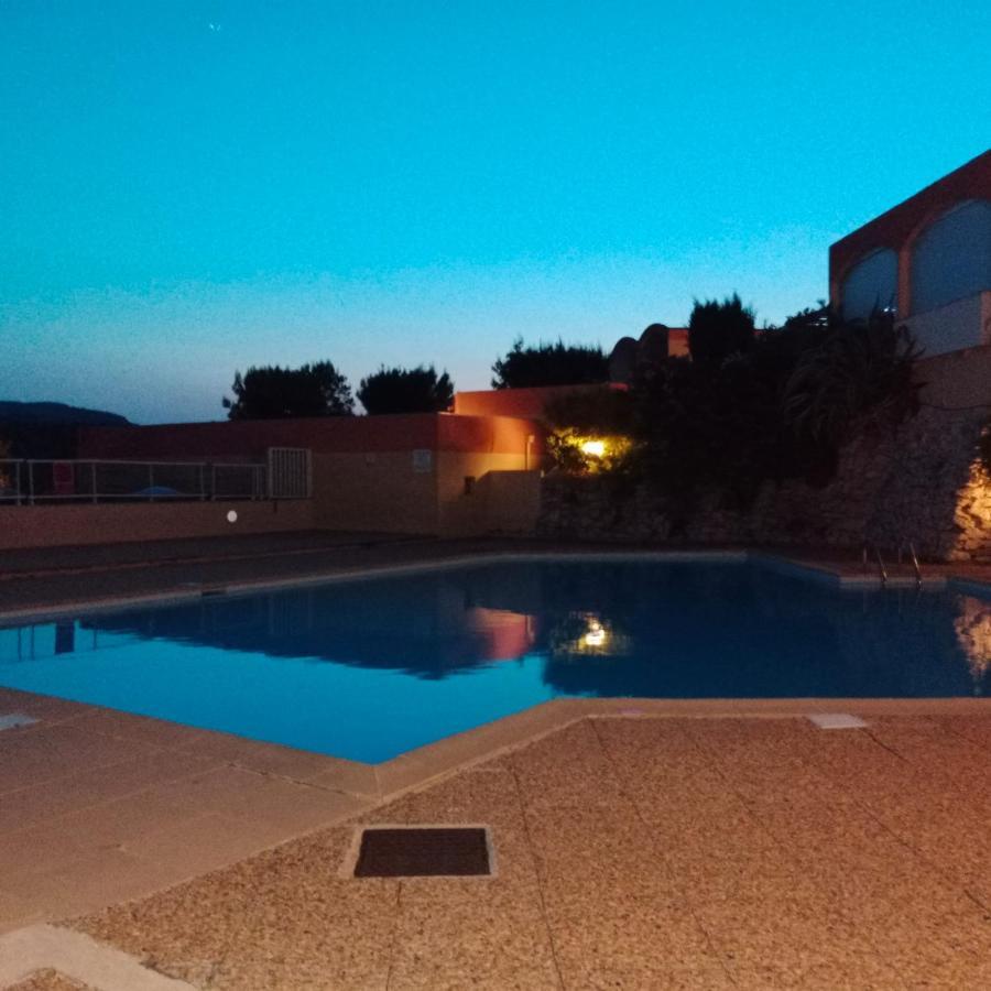 Appartement Confortable, Petite Vue Mer Et Piscine Cassis Dış mekan fotoğraf